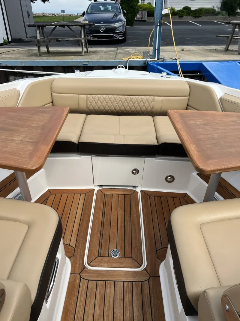 Slide: The Image of Sea Ray 350 SLX 2020 - 6986770