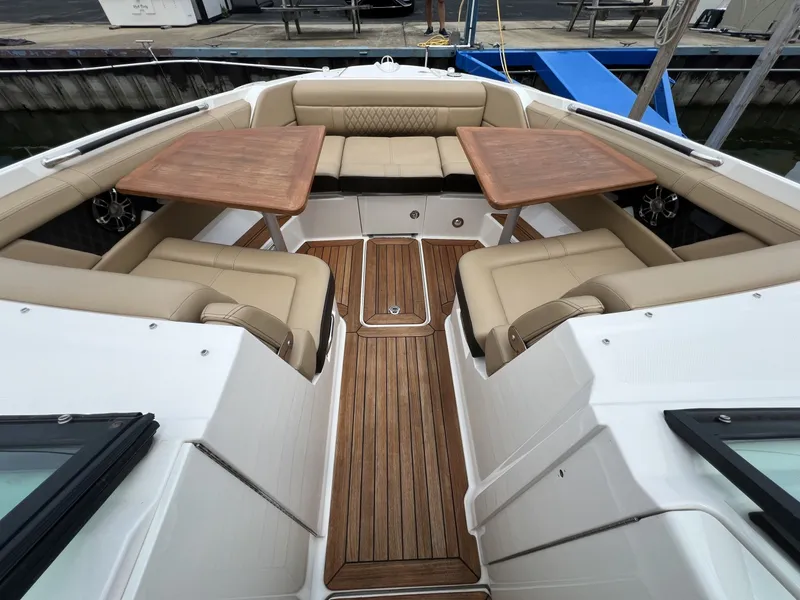 Slide: The Image of Sea Ray 350 SLX 2020 - 6986800