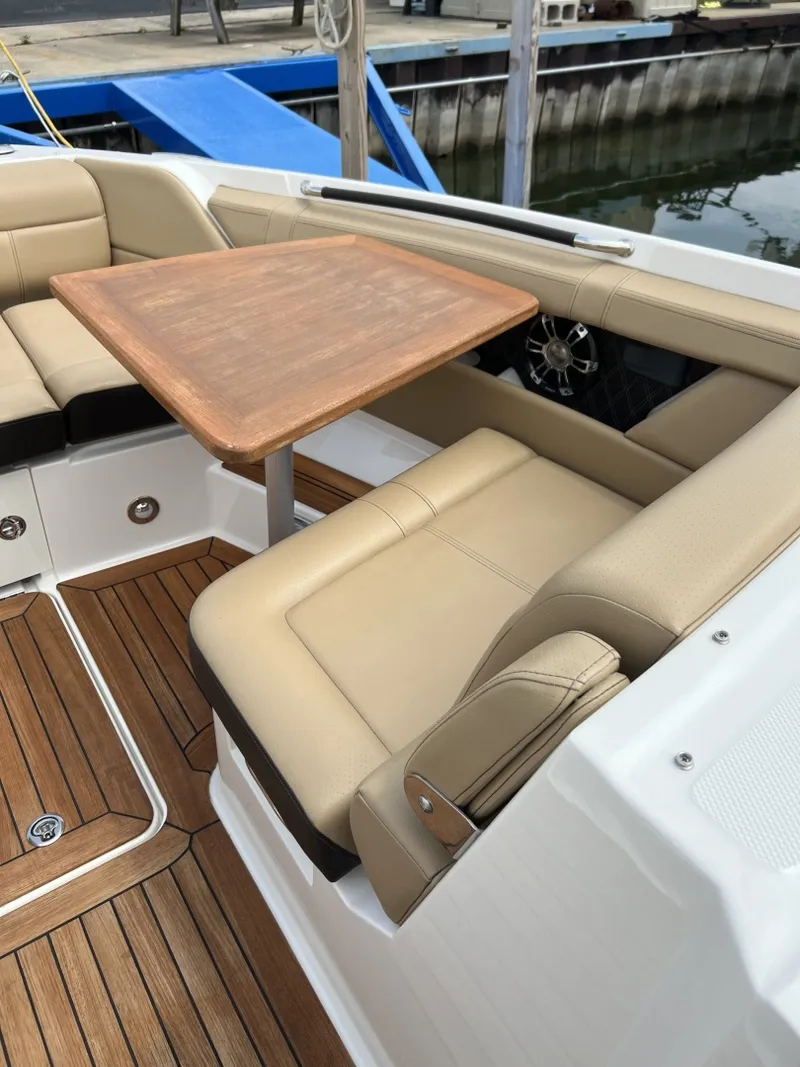 Slide: The Image of Sea Ray 350 SLX 2020 - 6986769