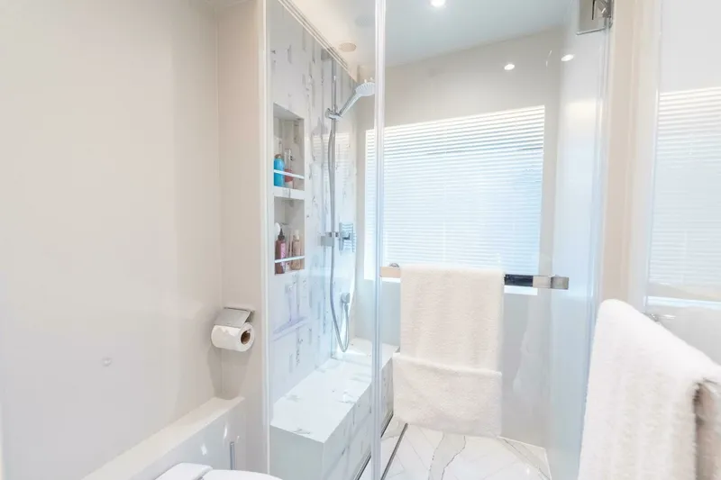 Slide: The Image of Horizon FD80 SHERI LYNN - Master Stateroom Ensuite Head 2023 Horizon 80
SHERI LYNN - 6889376
