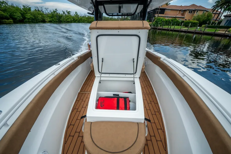 Slide: The Image of Sea Hunt Gamefish 30 Coffin Box 2022 - 6890653