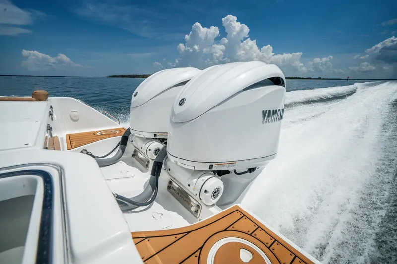 Slide: The Image of Sea Hunt Gamefish 30 Coffin Box 2022 - 6889953