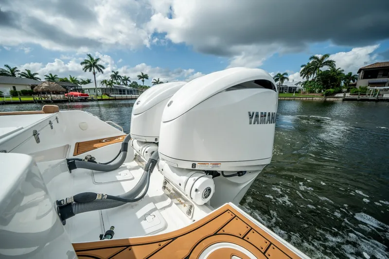Slide: The Image of Sea Hunt Gamefish 30 Coffin Box 2022 - 6890722