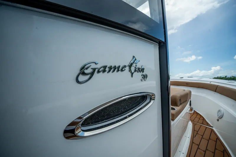Slide: The Image of Sea Hunt Gamefish 30 Coffin Box 2022 - 6890727