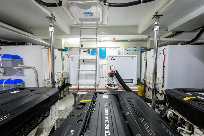 Slide: The Image of Azimut 78 - DT78 - Engine Room 2024 Azimut 78 Fly - DT78 - 6889585