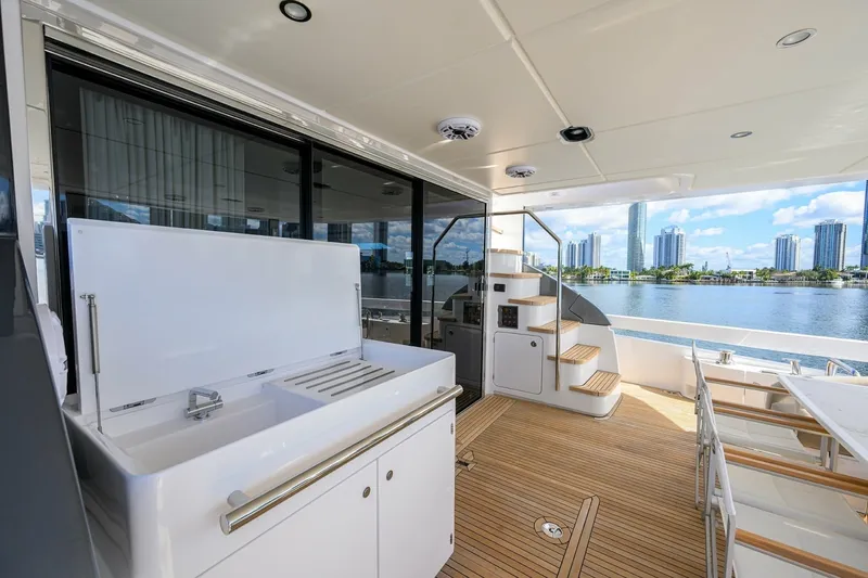 Slide: The Image of Azimut 78 - DT78 - Aft Deck 2024 Azimut 78 Fly - DT78 - 6889502