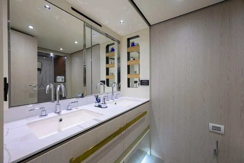 Slide: The Image of Azimut 78 - DT78 - Master Head 2024 Azimut 78 Fly - DT78 - 6889536