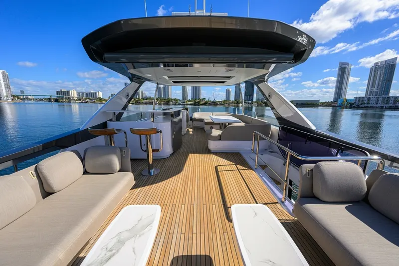 Slide: The Image of Azimut 78 - DT78 - Flybridge 2024 Azimut 78 Fly - DT78 - 6889559