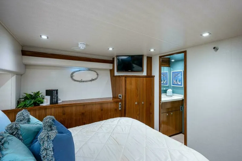 Slide: The Image of Viking 75 MIRAGE - Port Guest Stateroom 2017 Viking 75 Motoryacht MIRAGE - 6889807