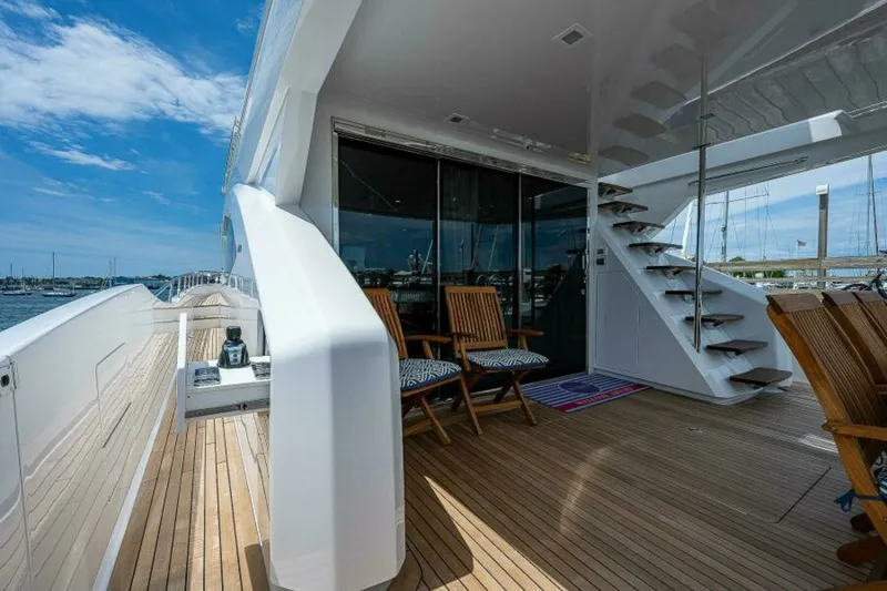 Slide: The Image of Cockpit 2017 Viking 75 Motoryacht MIRAGE - 6889828