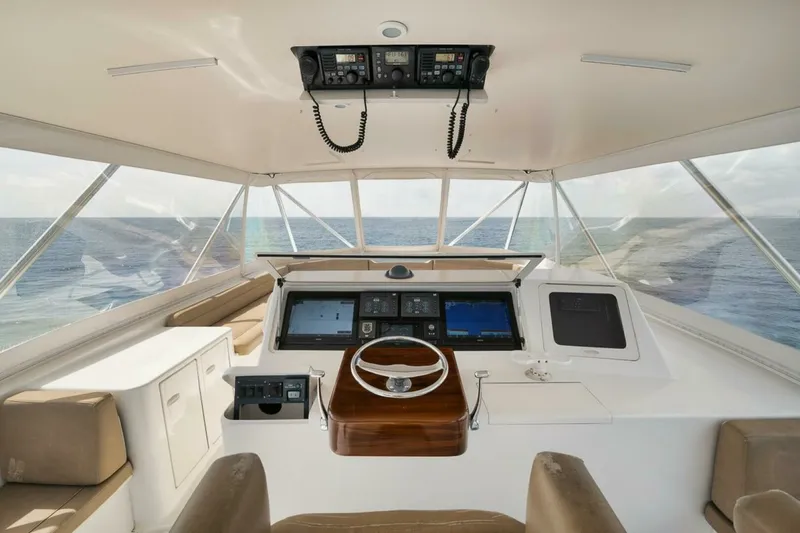 Slide: The Image of Ocean 73 UNCONQUERED - Helm Station 2005 Ocean 73 Super Sport UNCONQUERED - 6890024