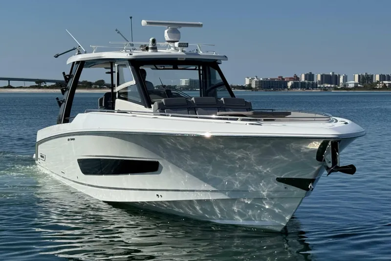 Slide: The Image of Boston Whaler 420 Outrage 2021 - 6943531