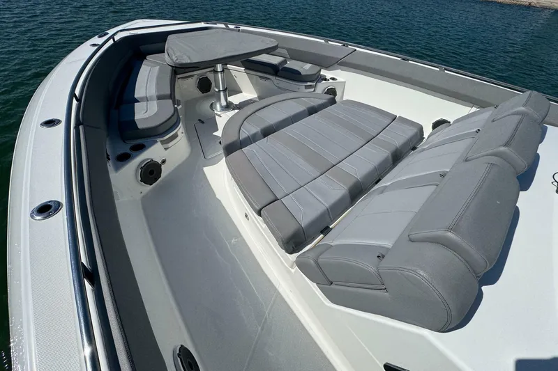 Slide: The Image of Boston Whaler 420 Outrage 2021 - 6943595