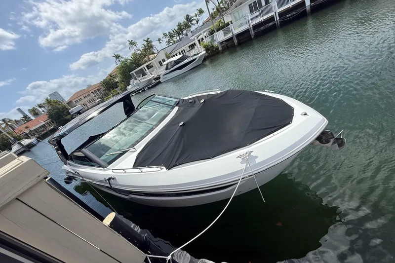 Slide: The Image of Cruisers 38 GLS OB 2021 - 6943610