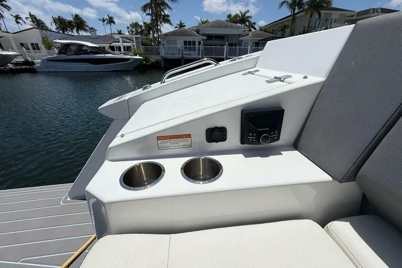 Slide: The Image of Cruisers 38 GLS OB 2021 - 7388242