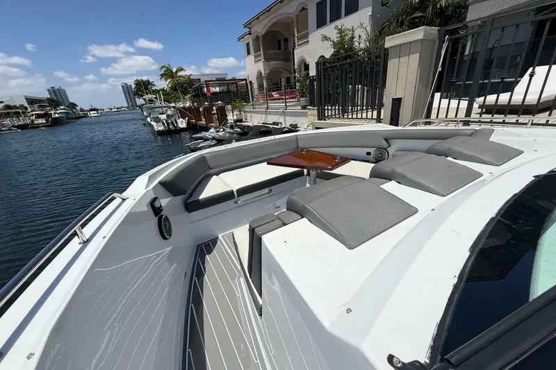 Slide: The Image of Cruisers 38 GLS OB 2021 - 7388151