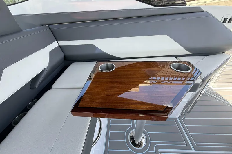 Slide: The Image of Cruisers 38 GLS OB 2021 - 7388290