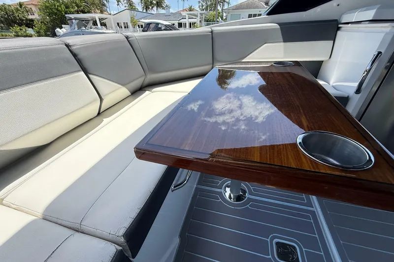 Slide: The Image of Cruisers 38 GLS OB 2021 - 7388225