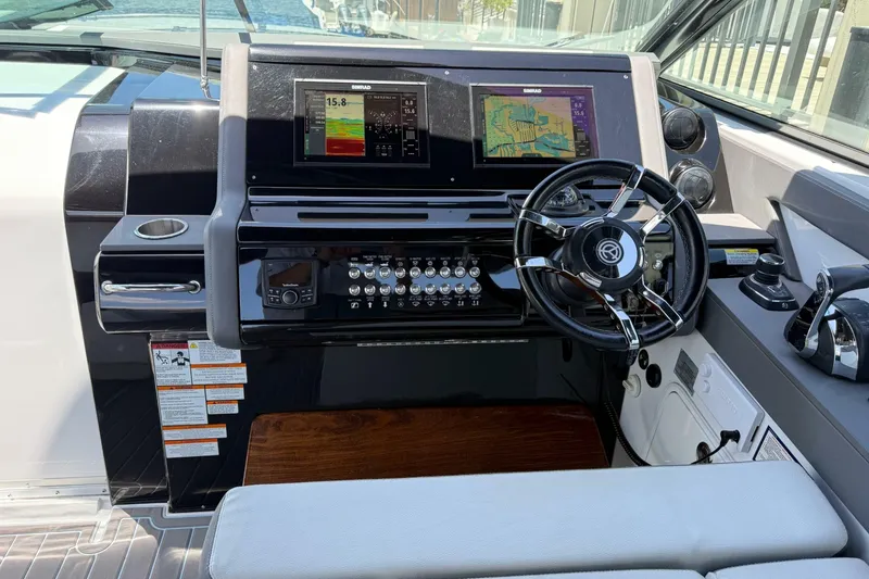 Slide: The Image of Cruisers 38 GLS OB 2021 - 7388353