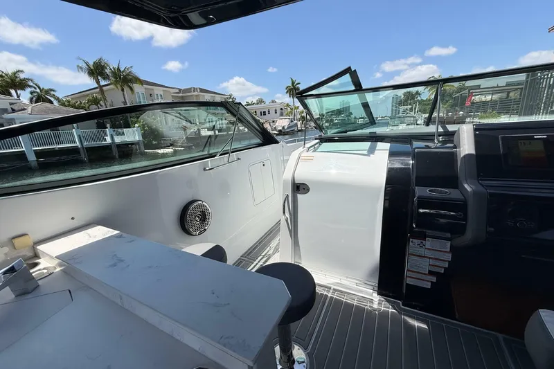 Slide: The Image of Cruisers 38 GLS OB 2021 - 7388172