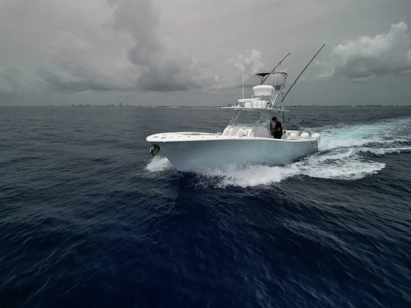 Slide: The Image of Front Runner 39 Center Console 2021 - 6943995