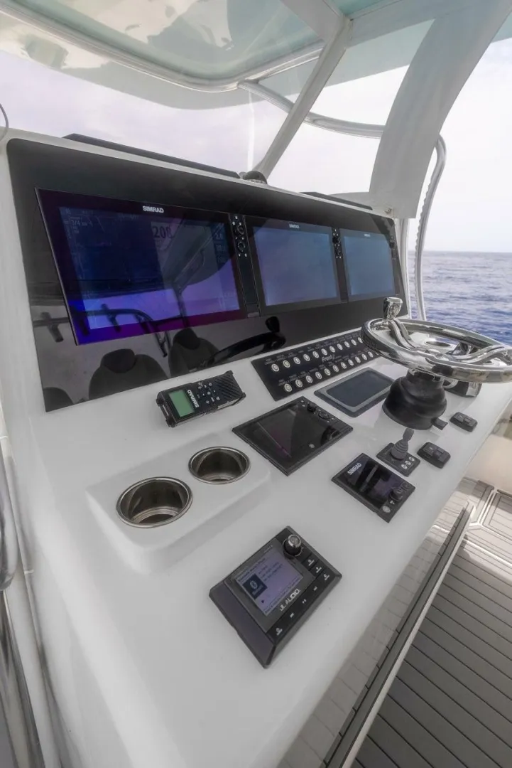 Slide: The Image of Front Runner 39 Center Console 2021 - 6943925
