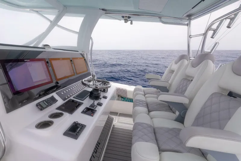 Slide: The Image of Front Runner 39 Center Console 2021 - 6943938