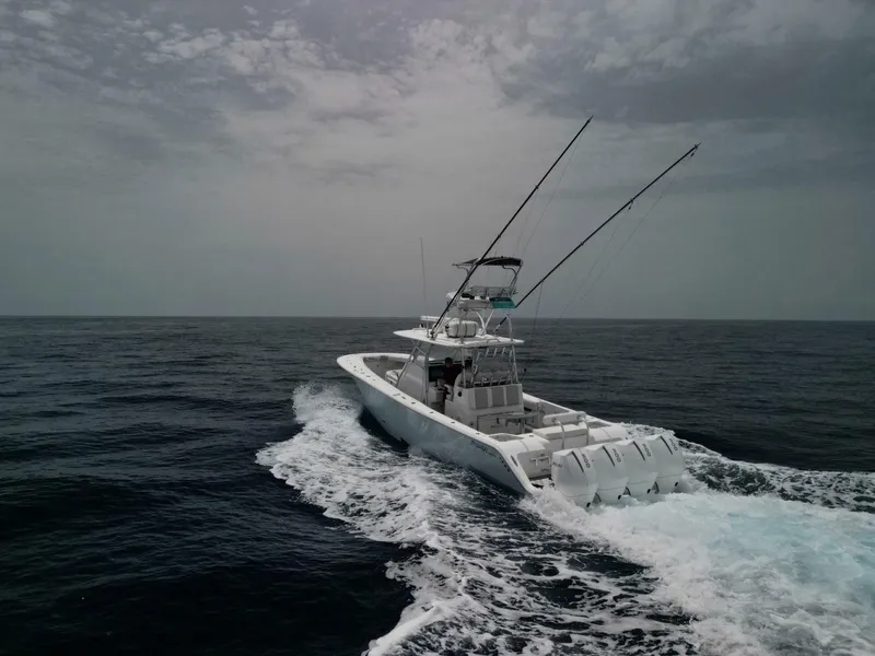 Slide: The Image of Front Runner 39 Center Console 2021 - 6943990