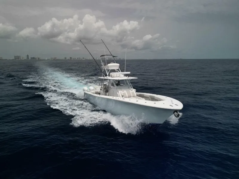 Slide: The Image of Front Runner 39 Center Console 2021 - 6943989