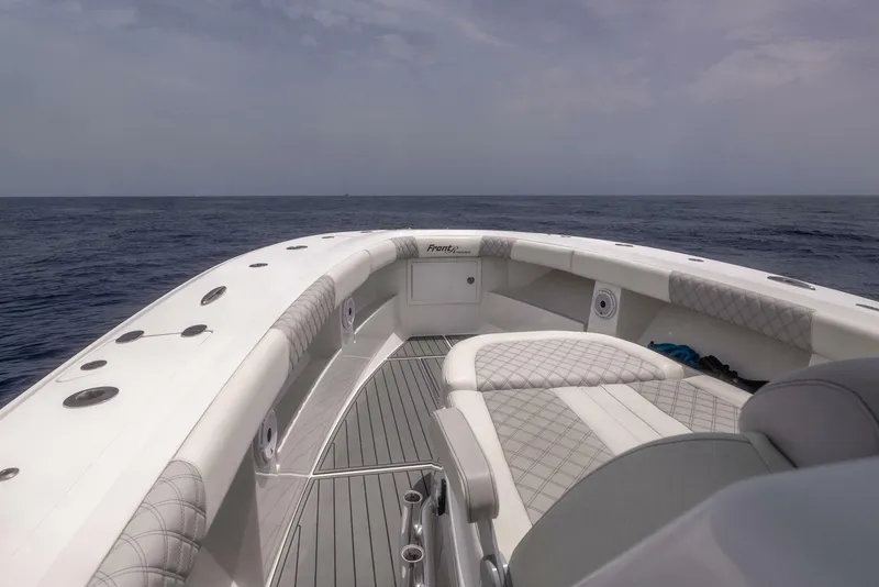 Slide: The Image of Front Runner 39 Center Console 2021 - 6943918