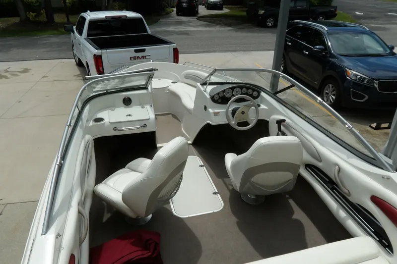 Slide: The Image of Stingray 195 LS/LX 2012 - 6894005