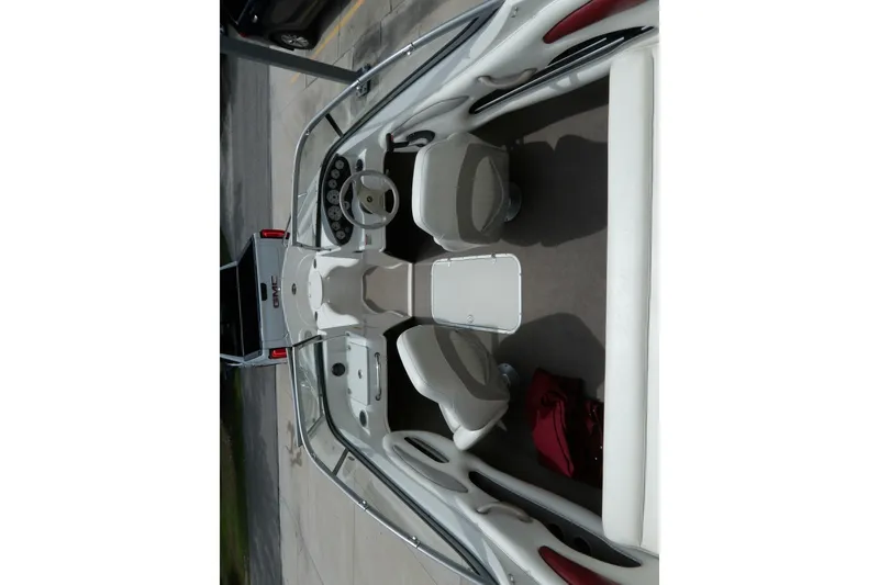 Slide: The Image of Stingray 195 LS/LX 2012 - 6893990