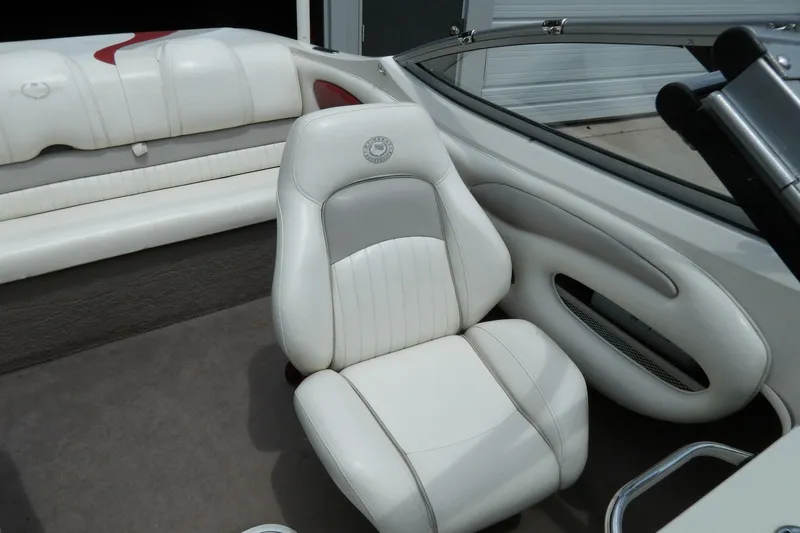 Slide: The Image of Stingray 195 LS/LX 2012 - 6894013