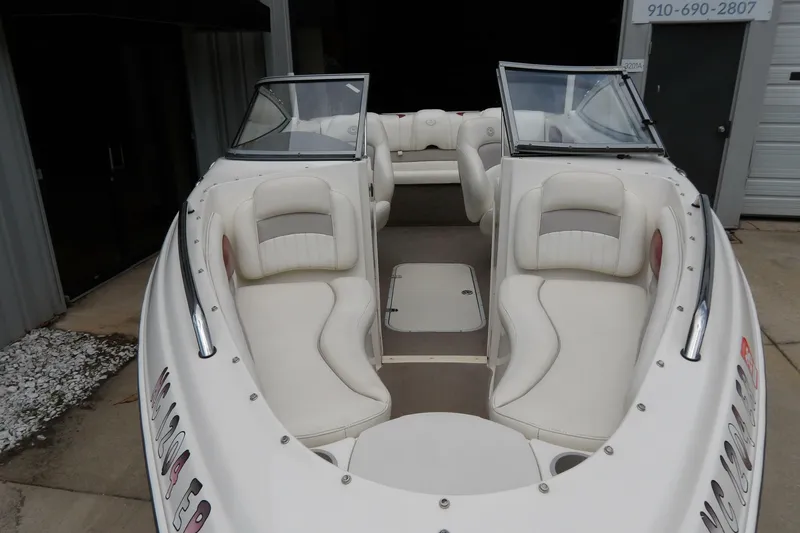 Slide: The Image of Stingray 195 LS/LX 2012 - 6893930