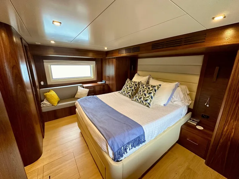 Slide: The Image of Sirena 58 2021 - 6944532