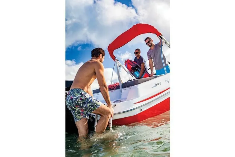 Slide: The Image of Tahoe 550 TS 2021 - 7231278