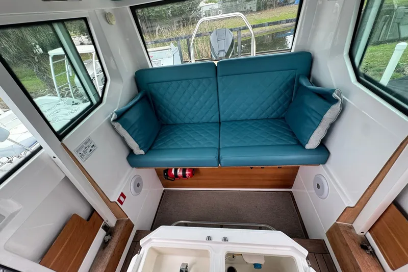 Slide: The Image of Axopar 28 Cabin 2020 - 7535110