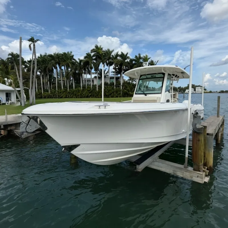 The Image of Boston Whaler 330 Outrage 2020 - 7388851