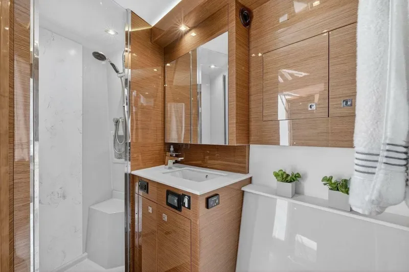 Slide: The Image of Cruisers 50 Cantius 2020 - 7389058
