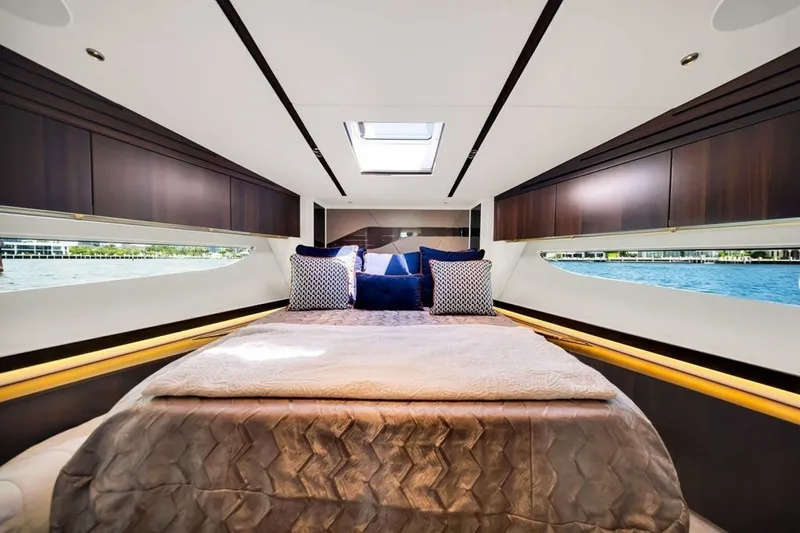Slide: The Image of Sunseeker Predator 60 EVO 2020 - 7850125