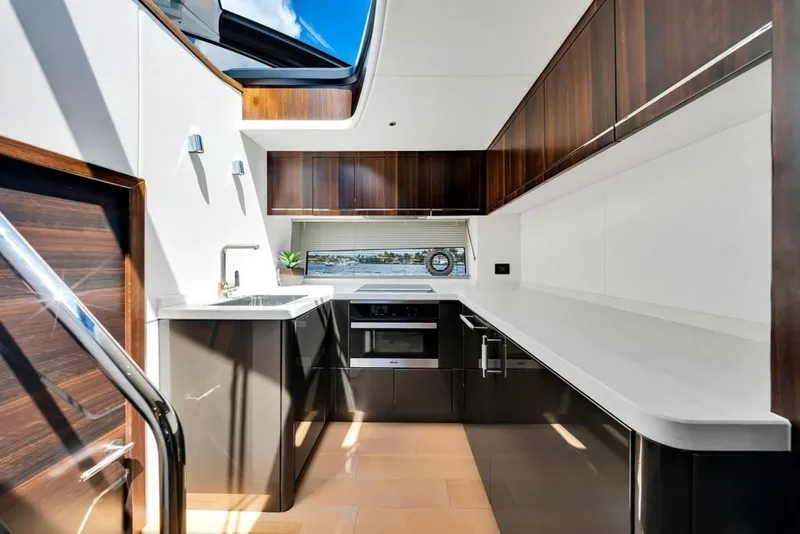 Slide: The Image of Sunseeker Predator 60 EVO 2020 - 7850100