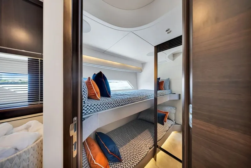 Slide: The Image of Sunseeker Predator 60 EVO 2020 - 7850121