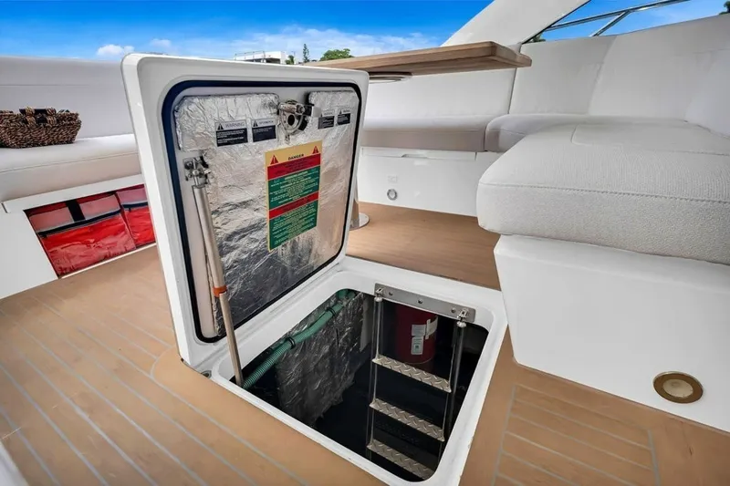 Slide: The Image of Sunseeker Predator 60 EVO 2020 - 7850173