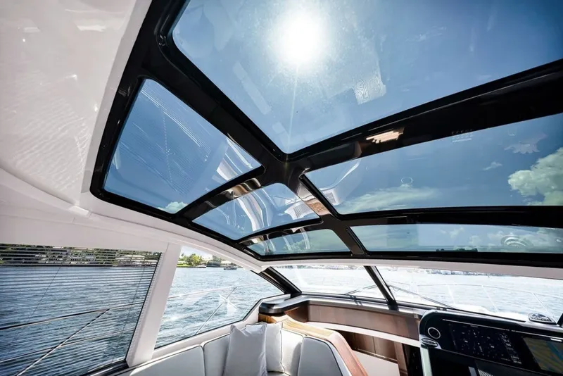 Slide: The Image of Sunseeker Predator 60 EVO 2020 - 7850075