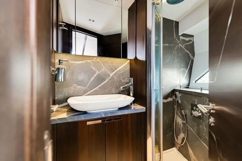 Slide: The Image of Sunseeker Predator 60 EVO 2020 - 7850139