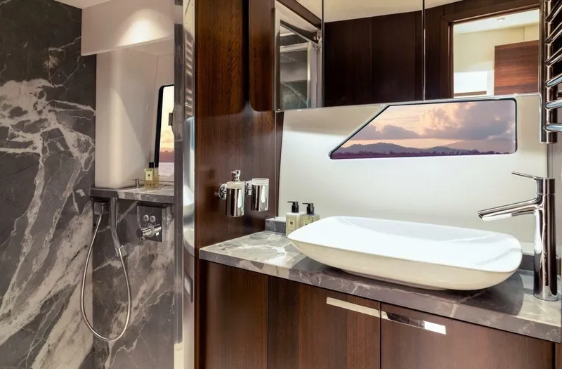 Slide: The Image of Sunseeker Predator 60 EVO 2020 - 7389180