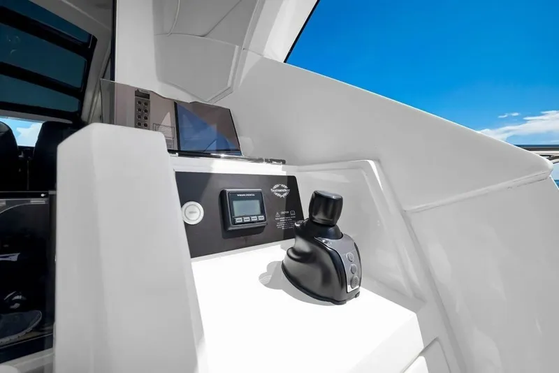 Slide: The Image of Sunseeker Predator 60 EVO 2020 - 8040336