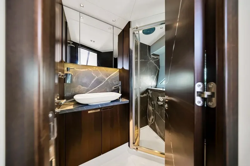 Slide: The Image of Sunseeker Predator 60 EVO 2020 - 7850137