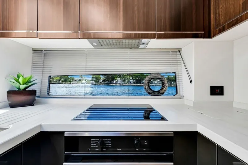 Slide: The Image of Sunseeker Predator 60 EVO 2020 - 7850115