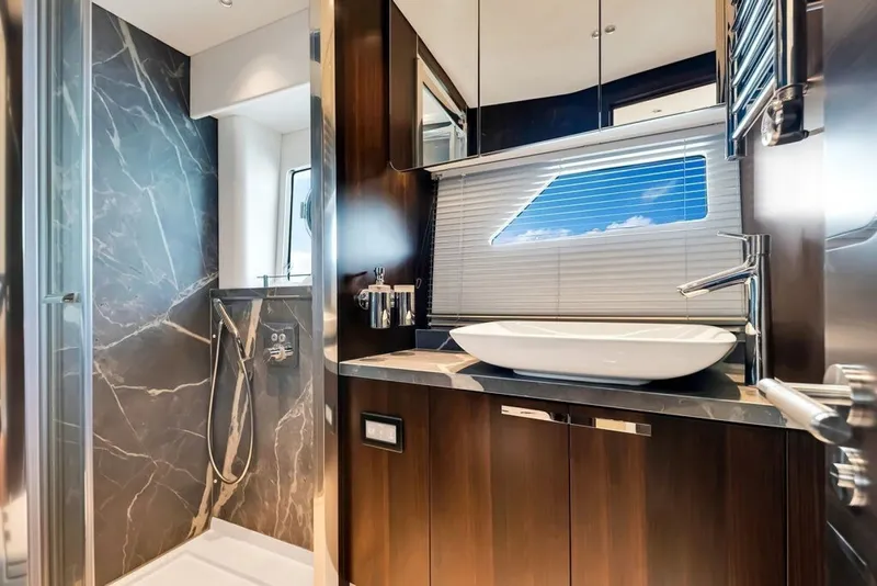 Slide: The Image of Sunseeker Predator 60 EVO 2020 - 7850166